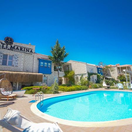 Alacati Marina Palace Exterior photo