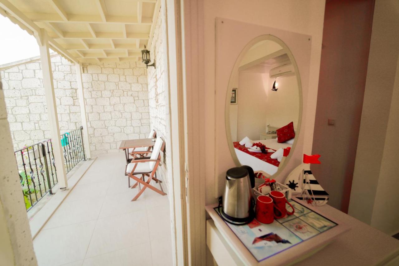 Alacati Marina Palace Exterior photo