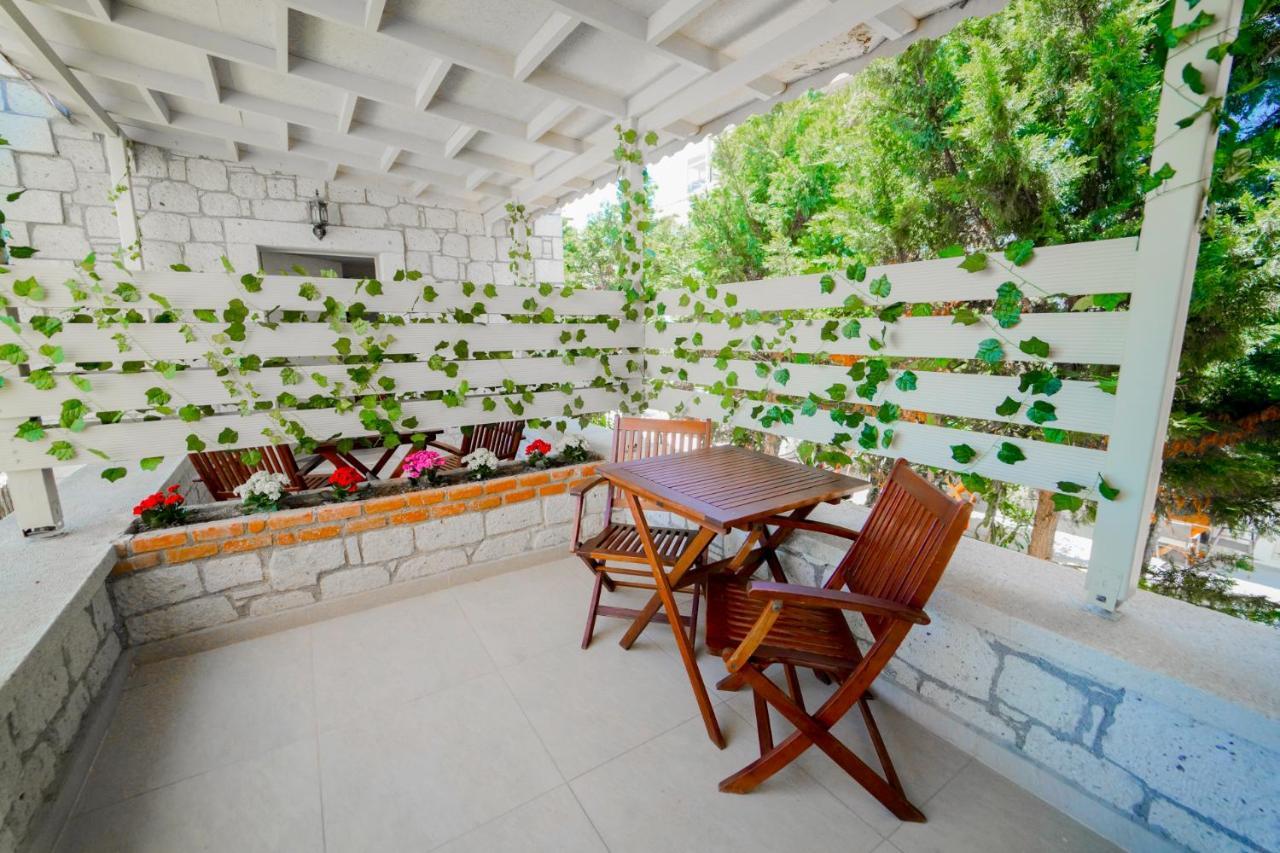 Alacati Marina Palace Exterior photo