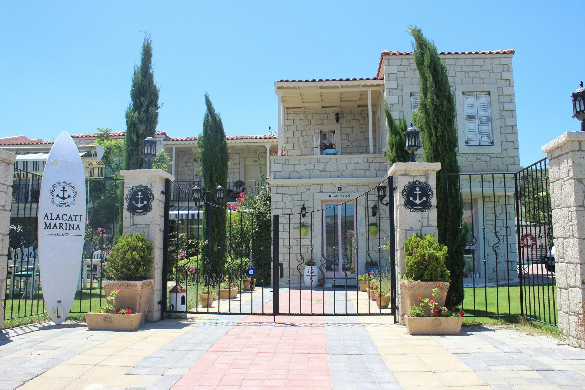 Alacati Marina Palace Exterior photo